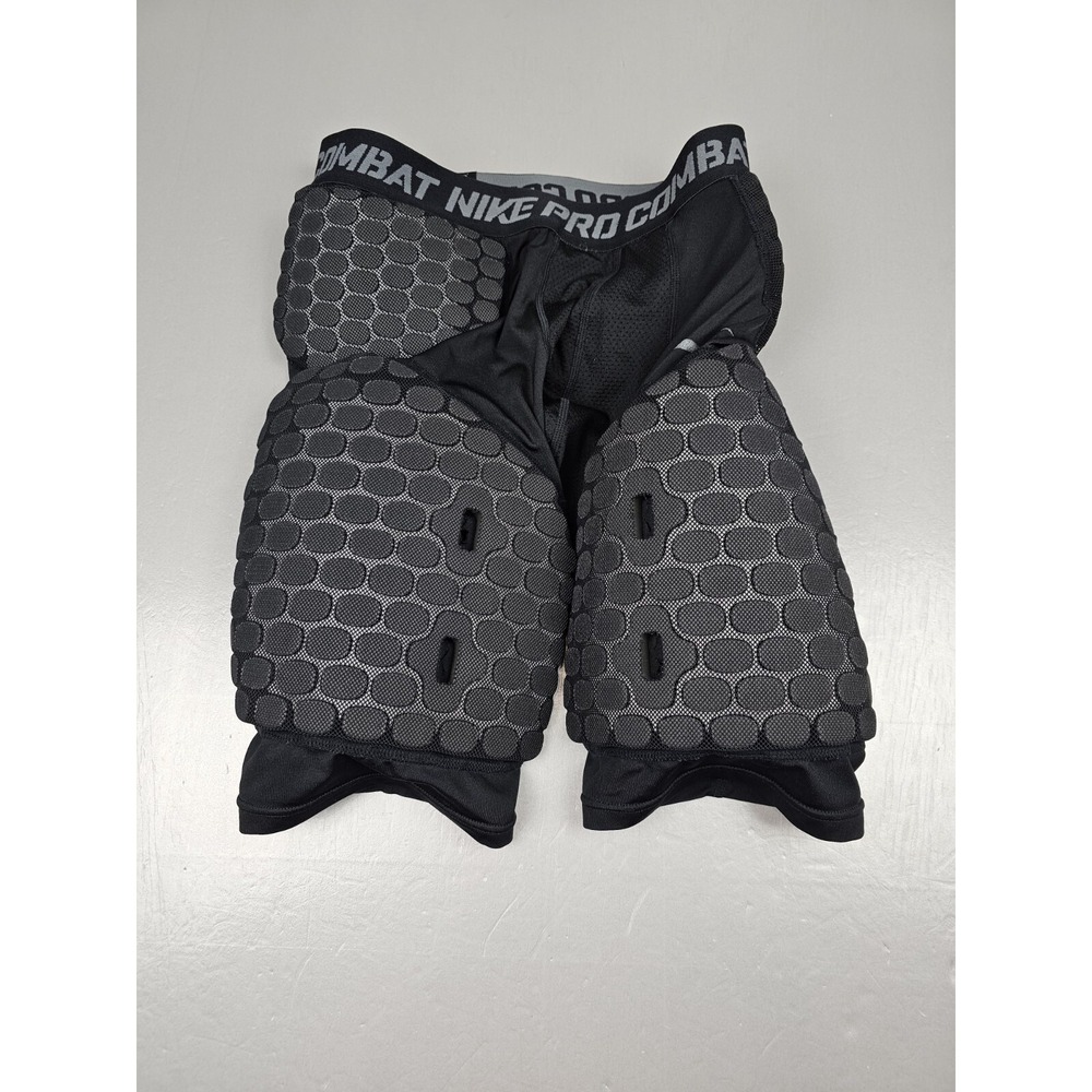 Nike Pro Combat Shorts Mens Medium. Black‎ Football Sports Athletic Padded